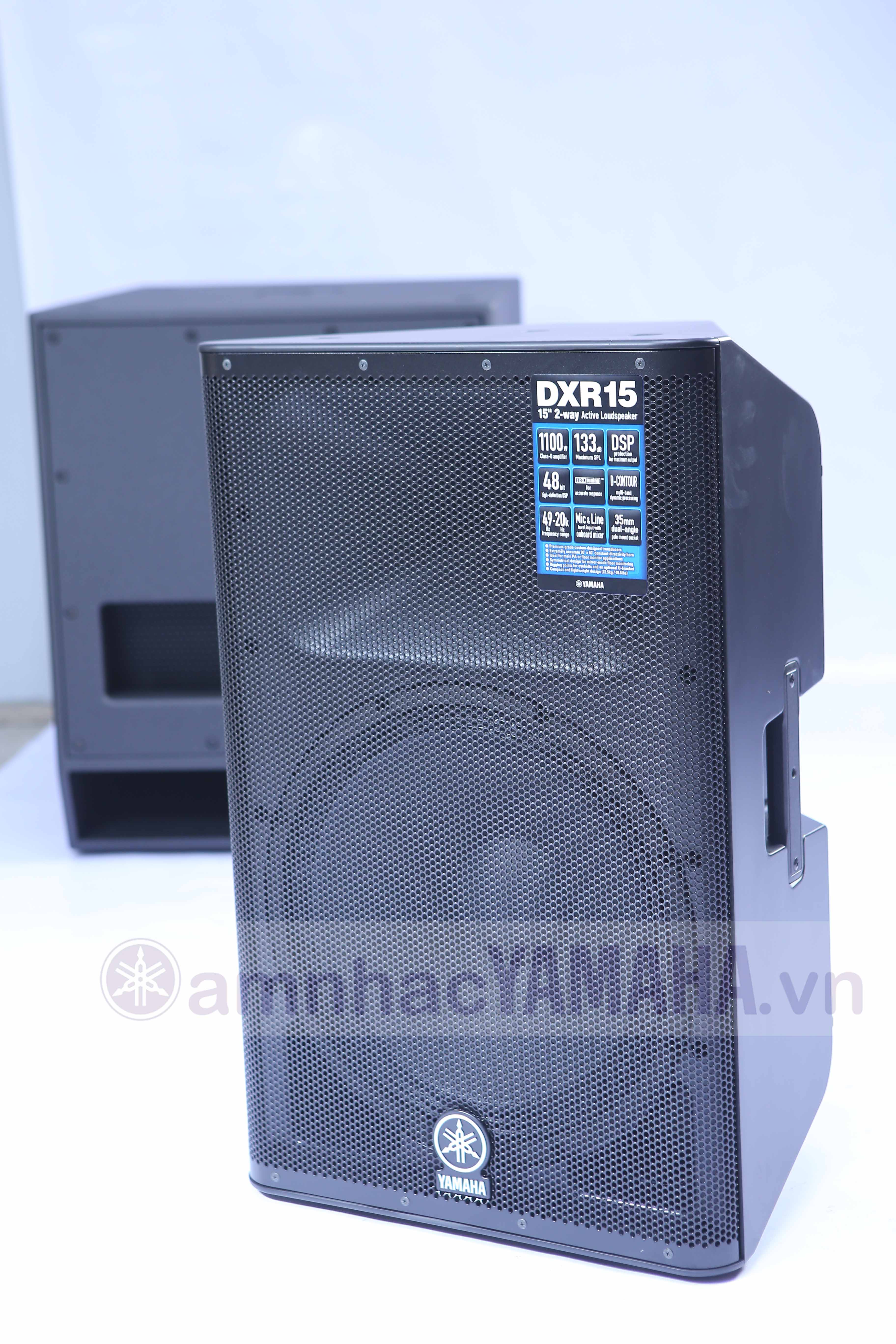 Loa toàn dải Yamaha DXR15
